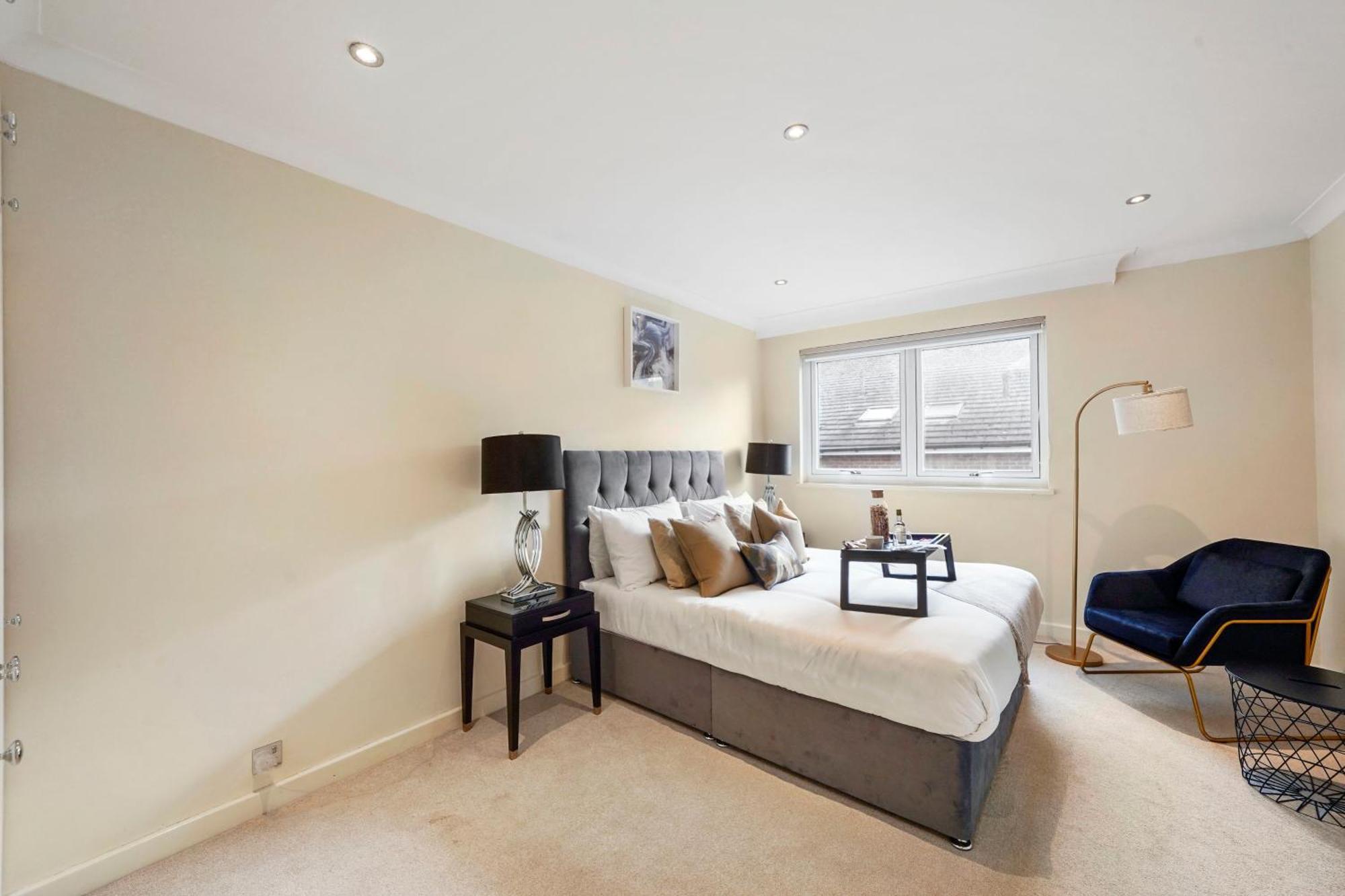 Mews House London With Private Patio & Parking Villa ภายนอก รูปภาพ