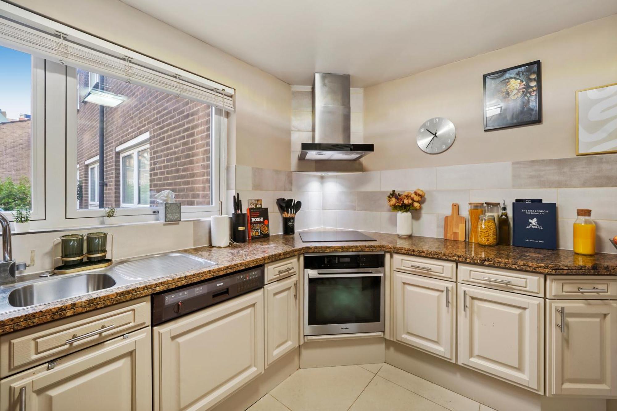 Mews House London With Private Patio & Parking Villa ภายนอก รูปภาพ